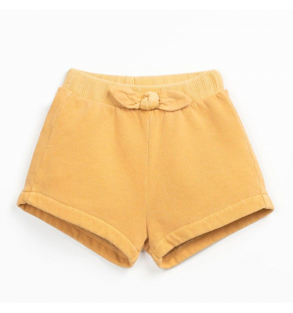 Pantalón corto Play Up Mostaza